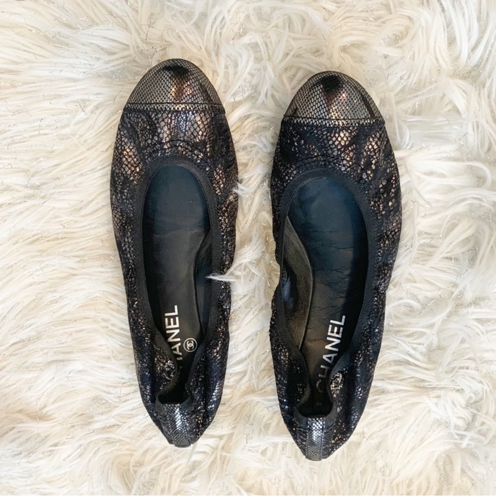 CHANEL Black and Gold Flats